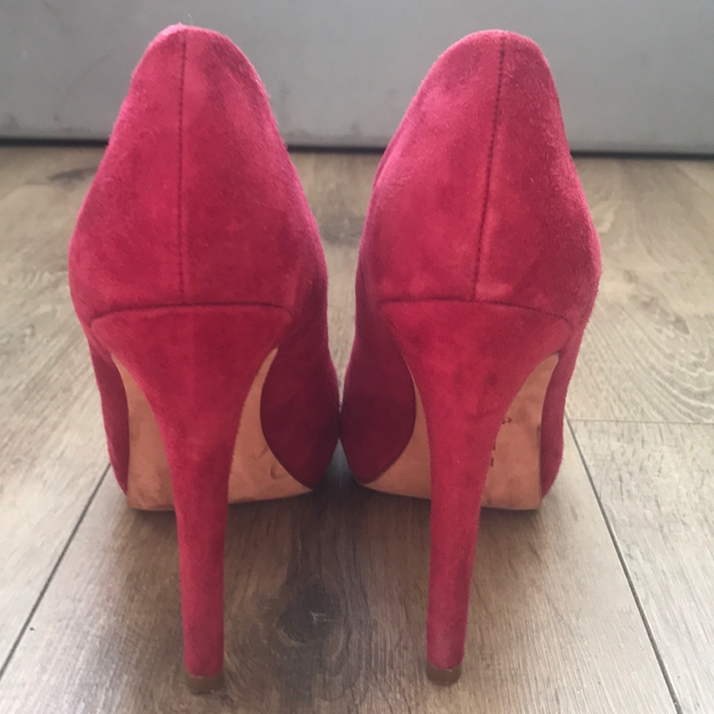 Red heels - Picture 7 of 9